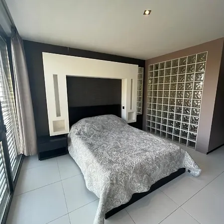 Zen Guest house *